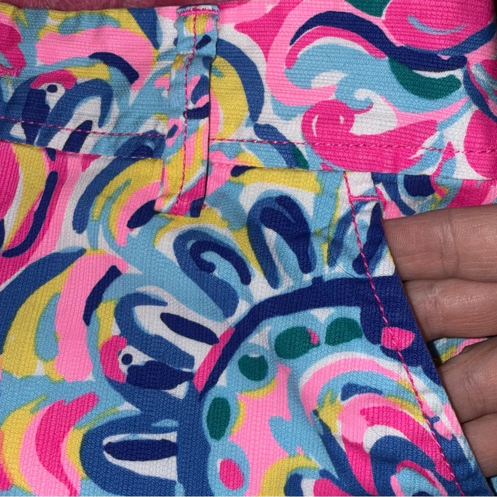 Lilly Pulitzer sz 4 Vibrant Pink & Blue floral Callahan Shorts w 4 1/2” inseam - Picture 8 of 16